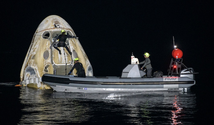 SpaceXs Dragon Capsule Makes Successful Splashdown After Five Days in Orbit spacexs-dragon-capsule-makes-successful-splashdown-after-five-days-in-orbit