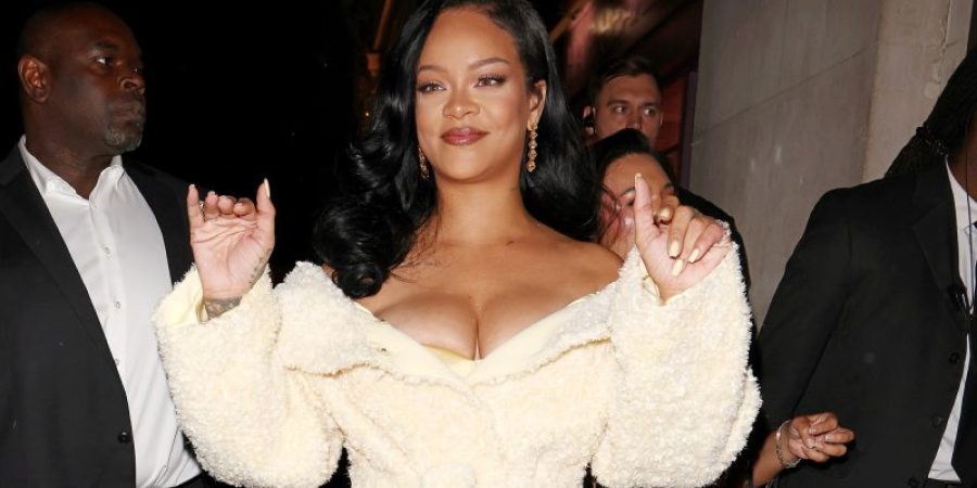 Look of the Week: Rihannas fluffy Jacquemus bathrobe look-of-the-week:-rihannas-fluffy-jacquemus-bathrobe