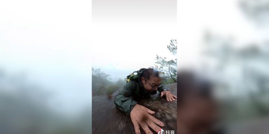 Hiker captures terrifying moment he fell down a mountain in eastern China hiker-captures-terrifying-moment-he-fell-down-a-mountain-in-eastern-china