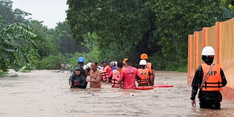 Typhoon Krathon Strikes Taiwan, Causing Destruction and Displacement typhoon-krathon-strikes-taiwan,-causing-destruction-and-displacement