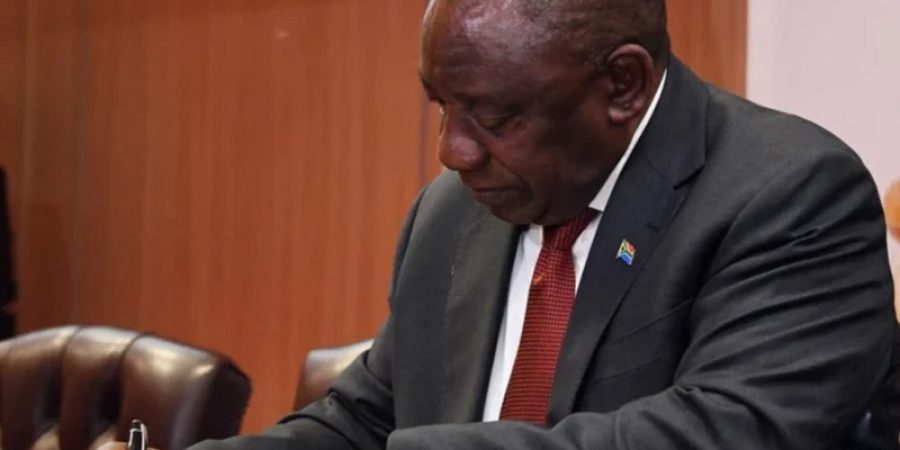 South African President Ramaphosa Signs Landmark Expropriation Bill Into Law south-african-president-ramaphosa-signs-landmark-expropriation-bill-into-law