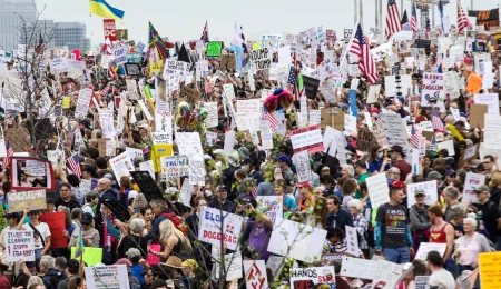 Thousands Rally Across US, Abroad in Largest Anti-Trump Protests Since Inauguration thousands-rally-across-us,-abroad-in-largest-anti-trump-protests-since-inauguration