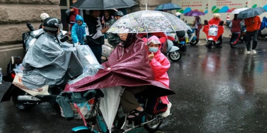 Heavy Rains Kill 5 In Southern China As Authorities Issue Disaster Warnings heavy-rains-kill-5-in-southern-china-as-authorities-issue-disaster-warnings