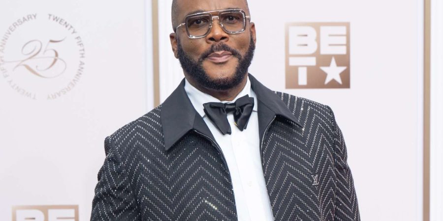 Actor Sues Tyler Perry For $260 Million Over Alleged Sexual Harassment And Assault actor-sues-tyler-perry-for-$260-million-over-alleged-sexual-harassment-and-assault