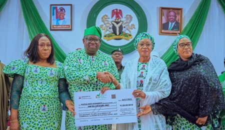 Oluremi Tinubu Donates N1bn, 1,800 Bags of Rice to Plateau Attack Victims oluremi-tinubu-donates-n1bn,-1,800-bags-of-rice-to-plateau-attack-victims