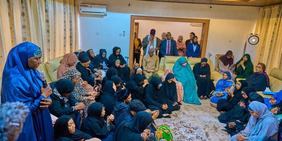 Remi Tinubu Leads Governors Wives, Women Leaders to Daura On Condolence Visit To Aisha Buhari remi-tinubu-leads-governors-wives,-women-leaders-to-daura-on-condolence-visit-to-aisha-buhari
