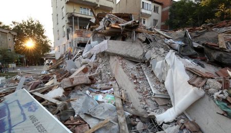 one-dead,-29-injured-as-magnitude-6.1-earthquake-hits-northwestern-turkey