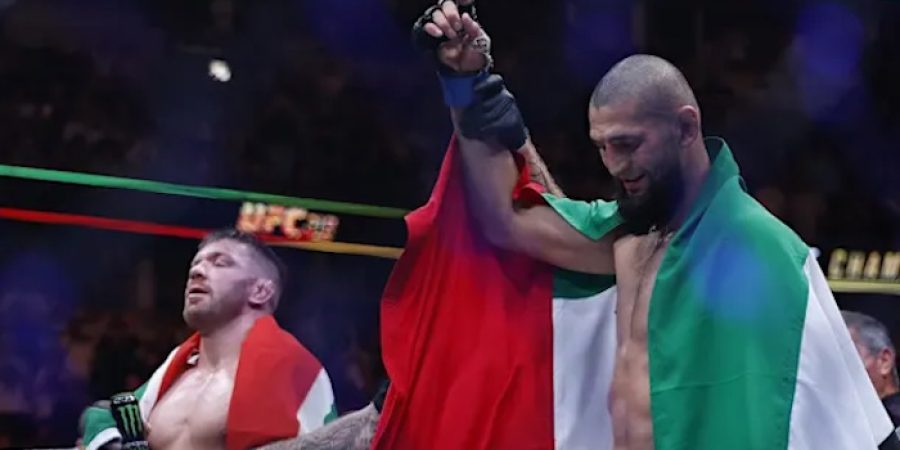 Chimaev Dominates Du Plessis To Claim UFC Middleweight Title At UFC 319 chimaev-dominates-du-plessis-to-claim-ufc-middleweight-title-at-ufc-319