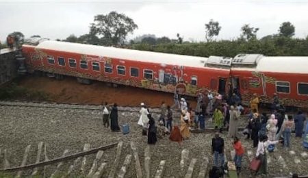 FG Promises Abuja-Kaduna Train Service Restoration in 10 Days After Track Accident fg-promises-abuja-kaduna-train-service-restoration-in-10-days-after-track-accident