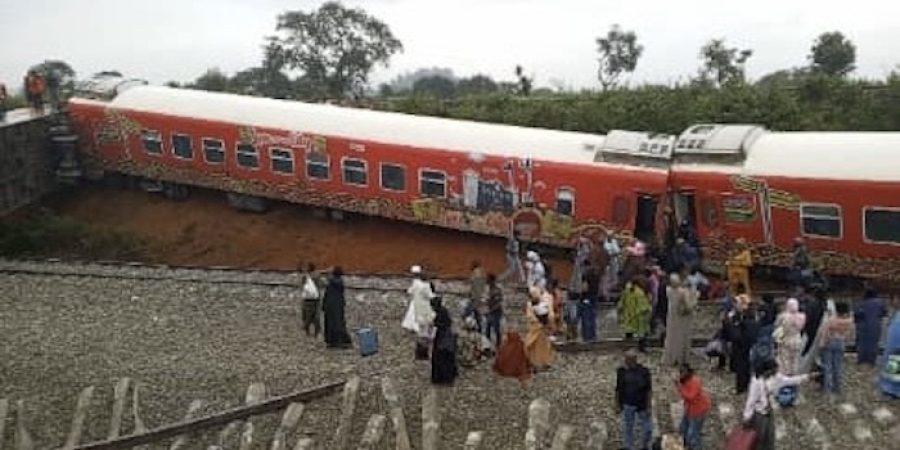 FG Promises Abuja-Kaduna Train Service Restoration in 10 Days After Track Accident fg-promises-abuja-kaduna-train-service-restoration-in-10-days-after-track-accident