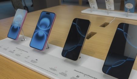 apple-keeps-new-iphone-prices-unchanged-despite-threats-of-trump-tariffs