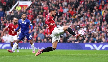 Fernandes Hits 100th Goal As Manchester United Beat Chelsea 2-1 In Dramatic Old Trafford Clash fernandes-hits-100th-goal-as-manchester-united-beat-chelsea-2-1-in-dramatic-old-trafford-clash