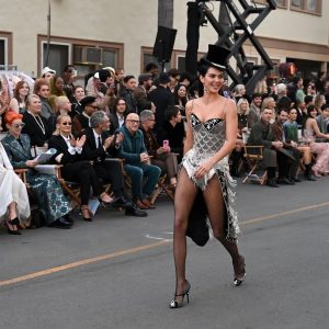 hollywood-shines-as-film,-fashion-icons-unite-for-night-of-glamour,-fantasy-at-vogue-world