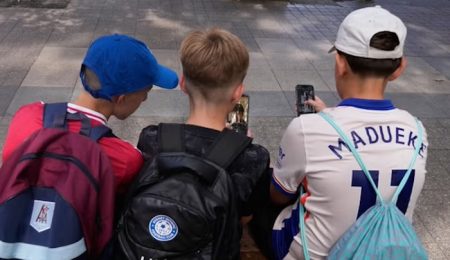 Australias Under-16s Lose Social Media Accounts In World-First Ban australias-under-16s-lose-social-media-accounts-in-world-first-ban
