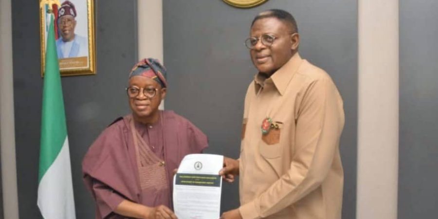 oyetola-presents-bakassi-deep-seaport-certificate-of-compliance-to-cross-river-governor-otu