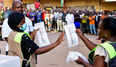 uganda-counts-votes-as-opposition-alleges-rigging-amid-internet-shutdown