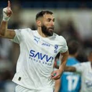 karim-benzema-scores-hat-trick-on-debut-as-al-hilal-crush-al-akhdoud-6-0