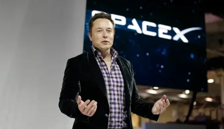 musk-says-spacex-prioritising-self-growing-moon-city,-puts-mars-plans-on-slower-track