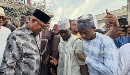 peter-obi-visits-kano,-consoles-traders-over-market-fire