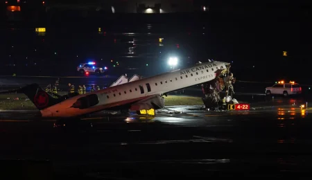 air-canada-jet-collides-with-ground-vehicle,-forces-laguardia-airport-closure