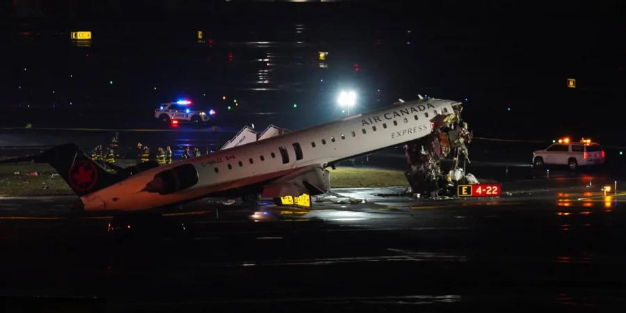 Air Canada Jet Collides With Ground Vehicle, Forces LaGuardia Airport Closure air-canada-jet-collides-with-ground-vehicle,-forces-laguardia-airport-closure