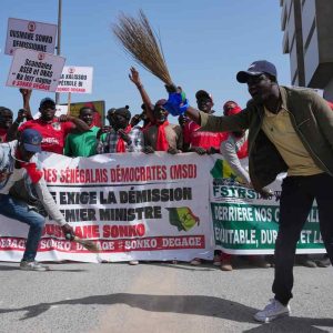 hundreds-march-in-senegal-over-broken-government-promises-and-rising-costs