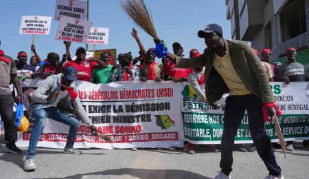 hundreds-march-in-senegal-over-broken-government-promises-and-rising-costs