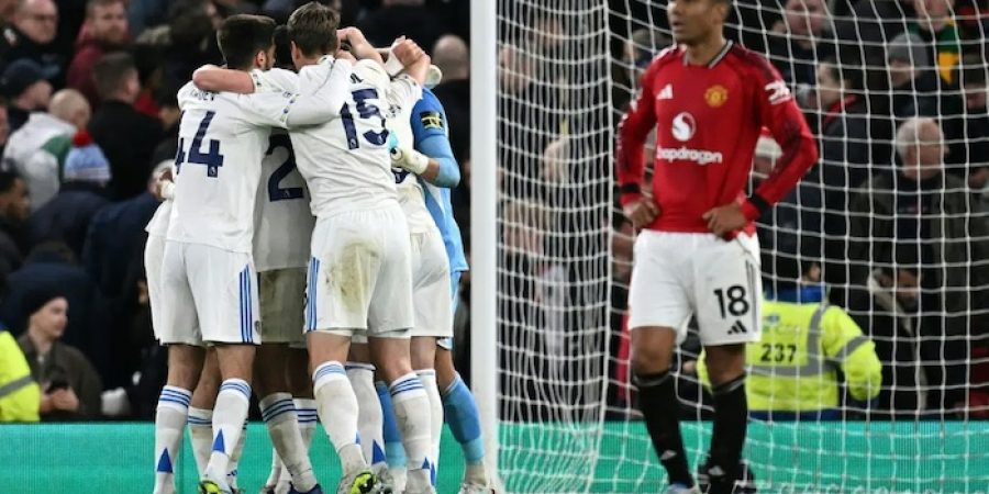 Leeds United Beat Man United 2-1 For First-Ever Premier League Win Over Bitter Rivals leeds-united-beat-man-united-2-1-for-first-ever-premier-league-win-over-bitter-rivals
