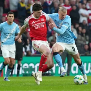 man-city-beat-arsenal-2-1-to-seize-advantage-in-premier-league-title-race