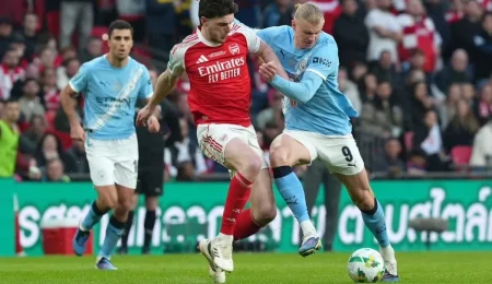 man-city-beat-arsenal-2-1-to-seize-advantage-in-premier-league-title-race