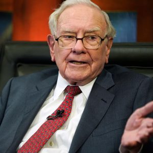 $9-million-bid-wins-charity-lunch-with-buffett,-stephen-curry