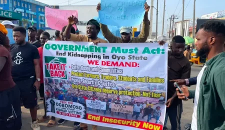 Ibadan Protesters Demand Urgent Rescue Of Abducted Ogbomoso Schoolchildren, Teachers ibadan-protesters-demand-urgent-rescue-of-abducted-ogbomoso-schoolchildren,-teachers