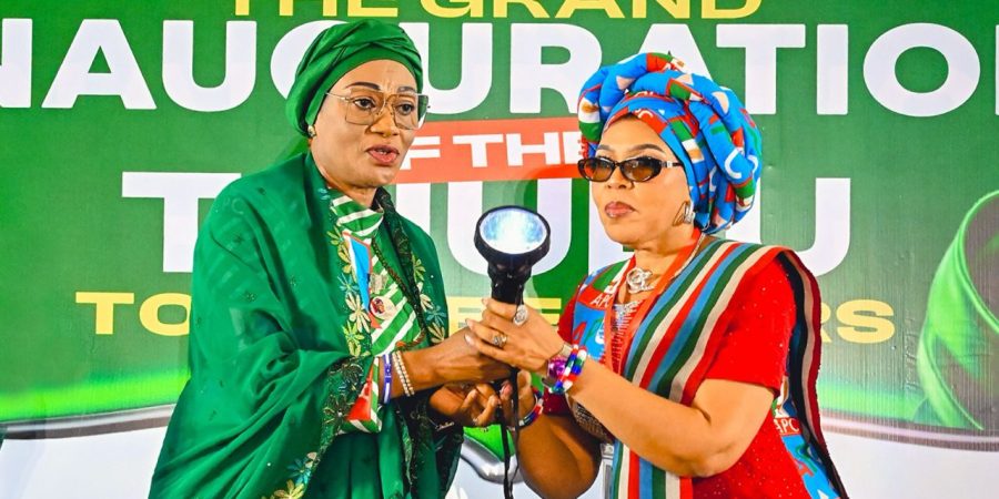 first-lady-says-apc-has-become-model-for-democratic-politics,-donates-vehicles-to-women-leaders