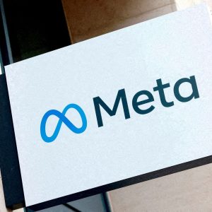 meta-rolls-out-ai-mode,-new-facebook-tools-to-boost-search,-creativity-and-photo-editing