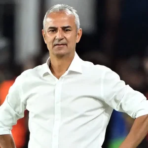 ismail-kartal-resigns-as-fenerbahce-coach-after-roma-draw