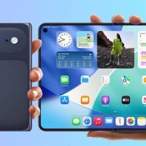 samsung-targets-iphone-users-as-apple-enters-global-foldable-smartphone-market
